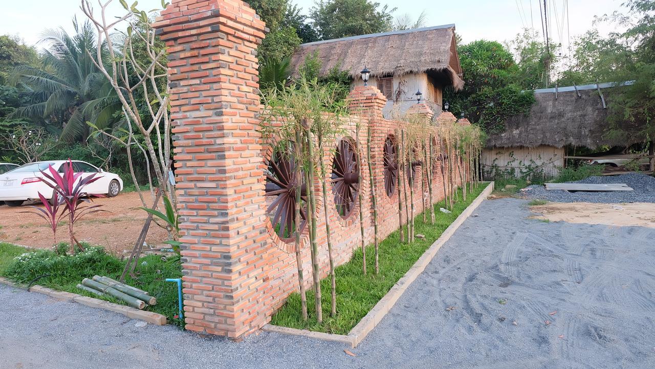 Bamboo Bungalow Kampot Eksteriør bilde